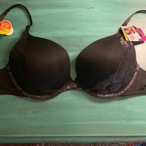 Black maidenform bra. 34D